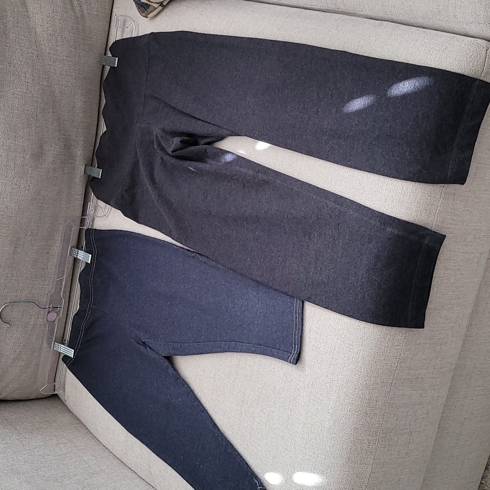 Girls size 7/8 leggings crop and knee length